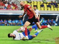 开云体育中国-比赛冲突激烈，裁判两度出现干扰事件