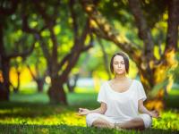 开云体育在线-76人横扫热火，德罗赞点燃赛场，一场定义季后赛的统治级表演