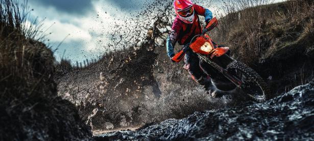 开云下载-绿茵场与乒乓台的双重奏，英格兰横扫德国，奥恰洛夫刷新纪录