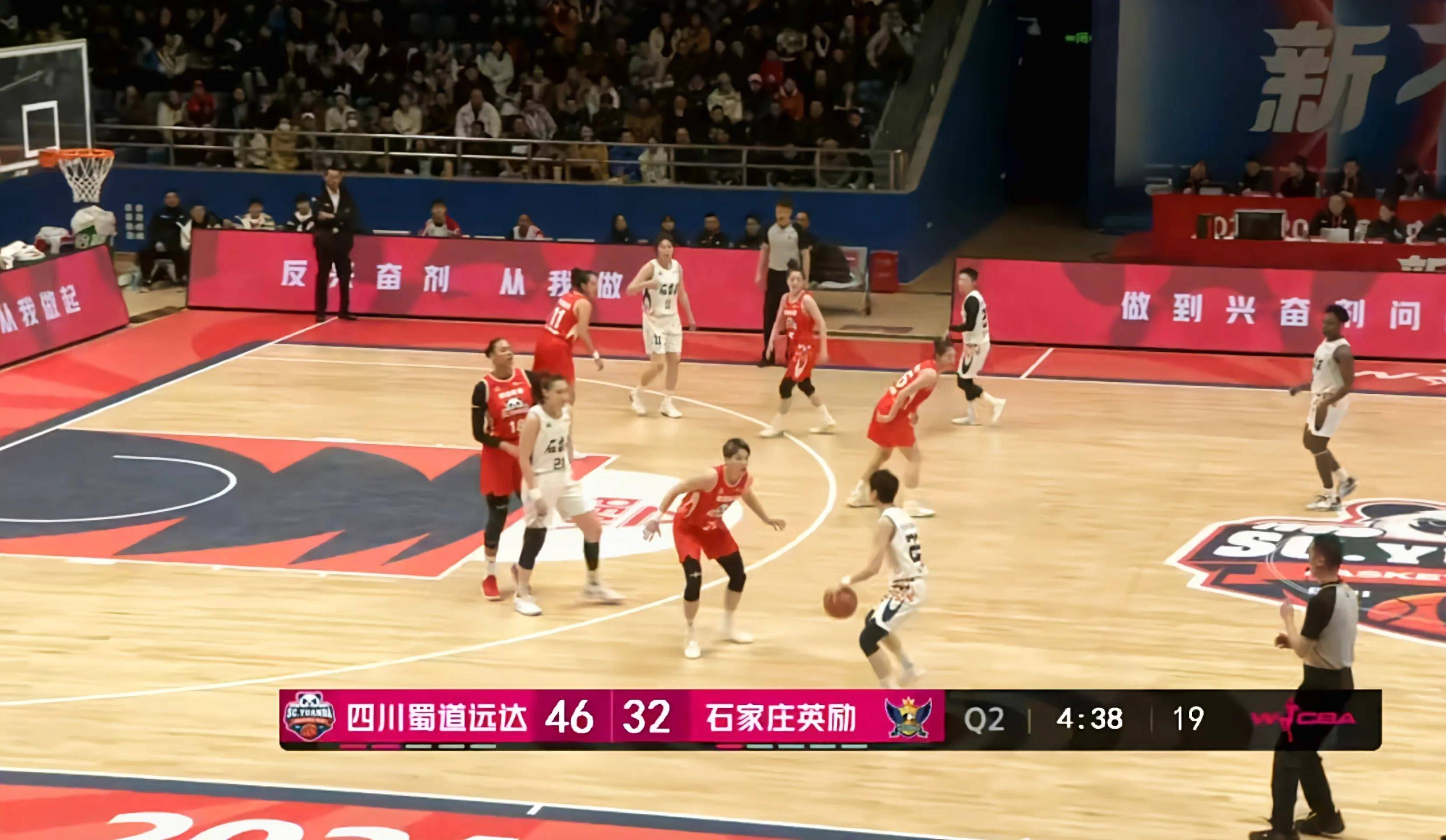 四川男篮发起疯狂逆袭，成功晋级季后赛