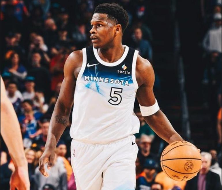 森林狼前锋受伤情况令人堪忧，球队调整部署