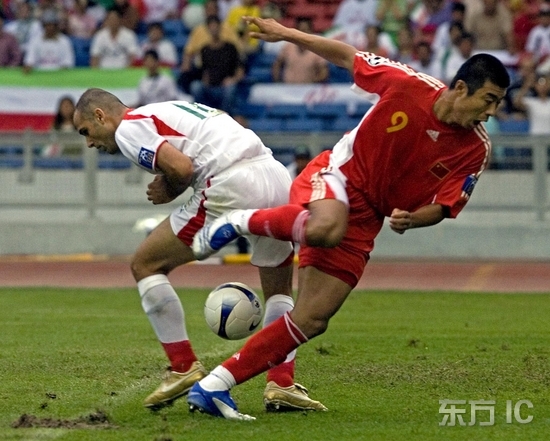 澳洲前场快速反击，逼平实力强队的简单介绍