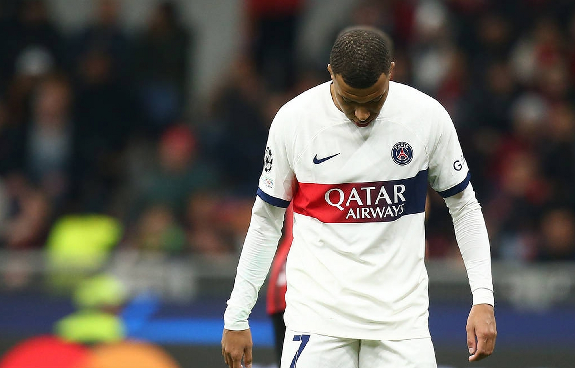 包含巴黎圣日耳曼不容有失迎战AC米兰的词条