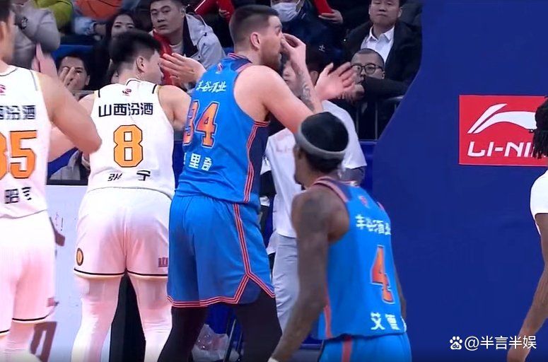 外援球员力挽狂澜,帮助球队夺冠 外援球员力挽狂澜,帮助球队夺冠