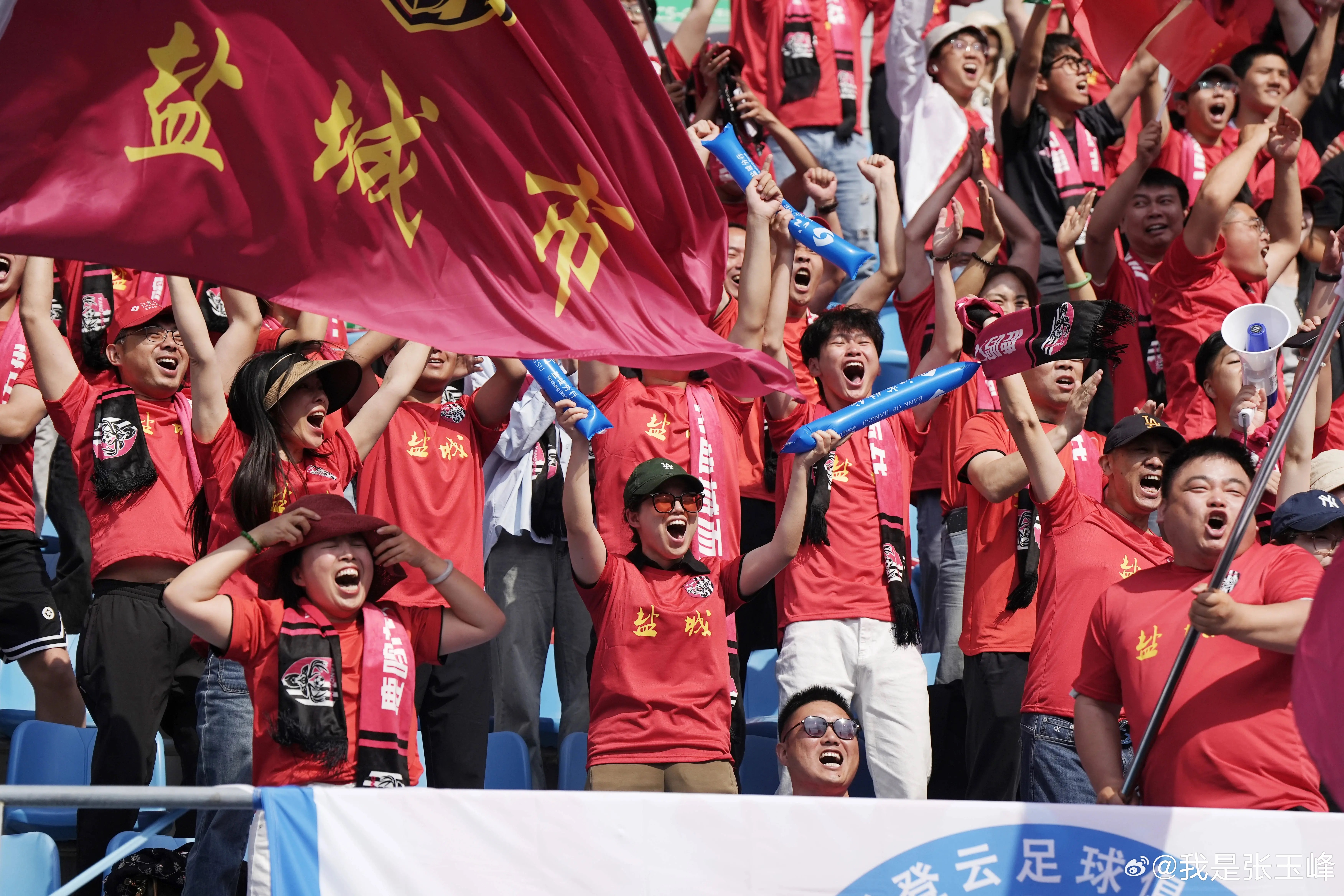 外援球员力挽狂澜,帮助球队夺冠 外援球员力挽狂澜,帮助球队夺冠