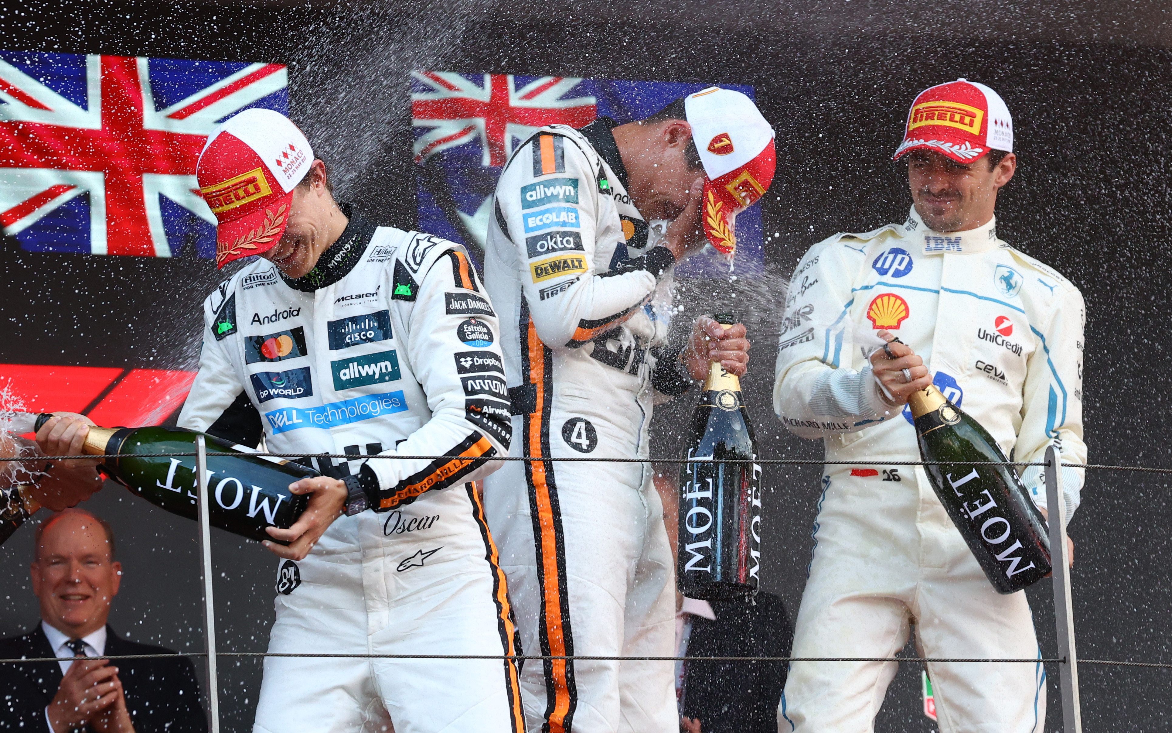 包含哈斯车队碾压雷诺车队，诺里斯带队取胜的词条