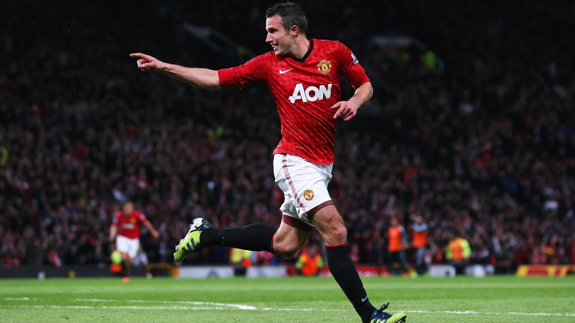 双城记,利物浦的沉稳与莱万的狂舞—当足球与篮球在巅峰之夜交响