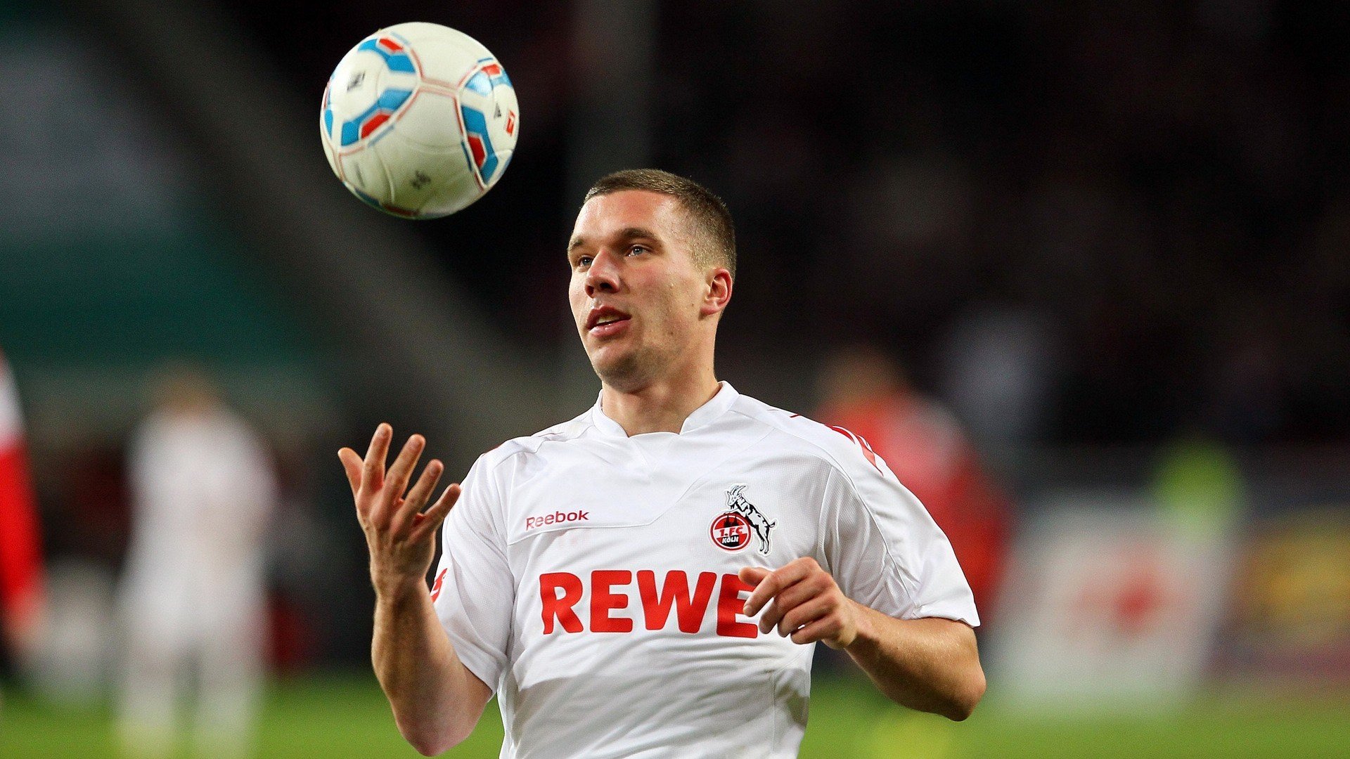 贝蒂斯收割丹麦新星,莱万数据封神背后的战术革命