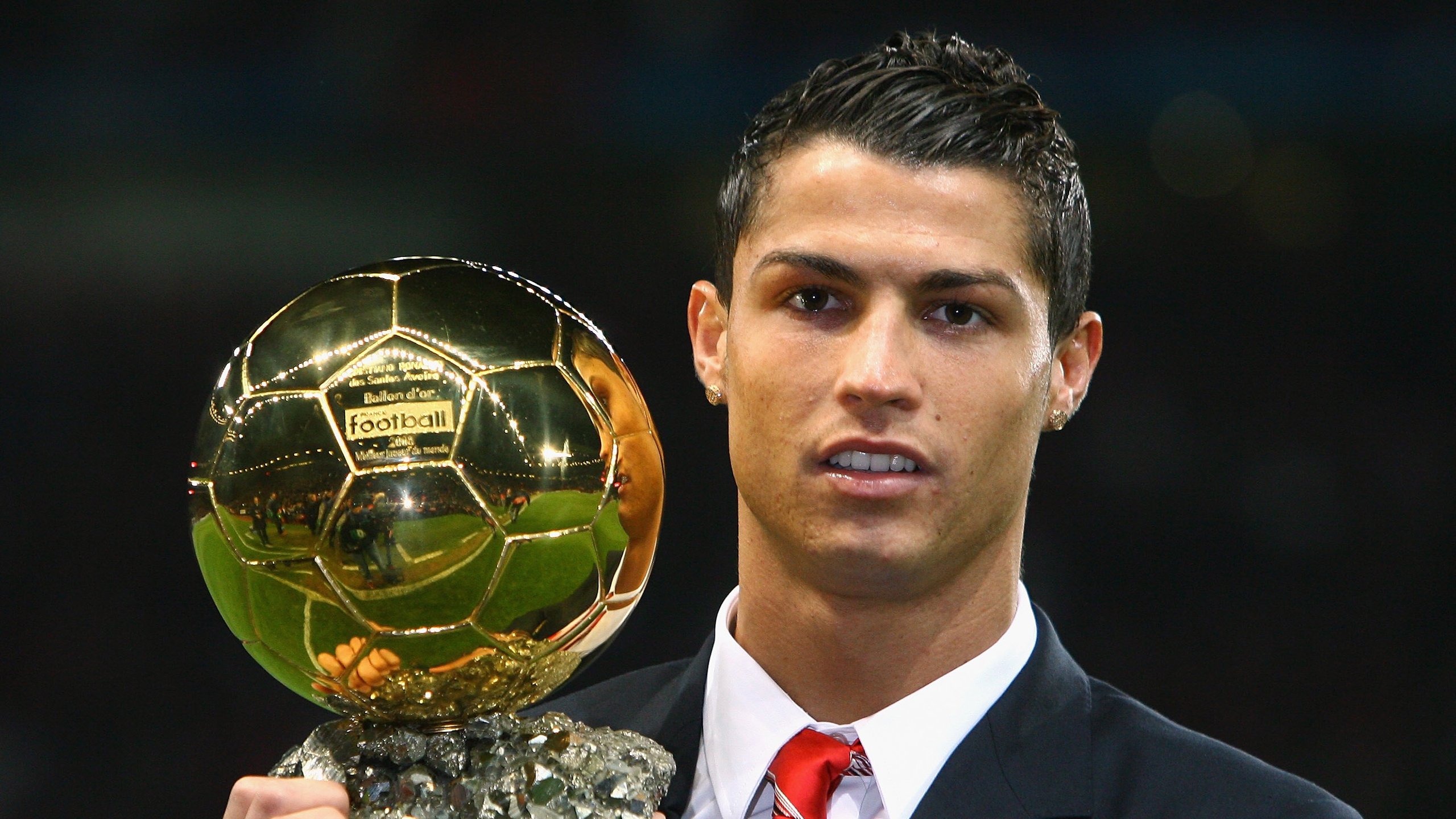 哈兰德独中两元闪耀德国，勒沃库森鏖战虽败犹荣